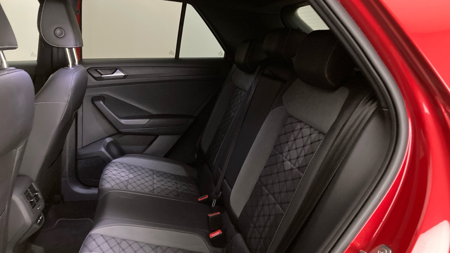 Used Volkswagen T-Roc 2023 for sale - 76127948: Photo 16