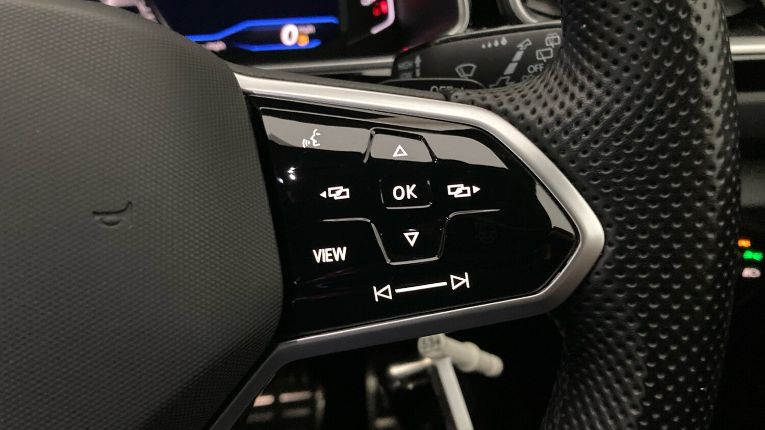 Used Volkswagen T-Roc 2023 for sale - 76127948: Photo 18