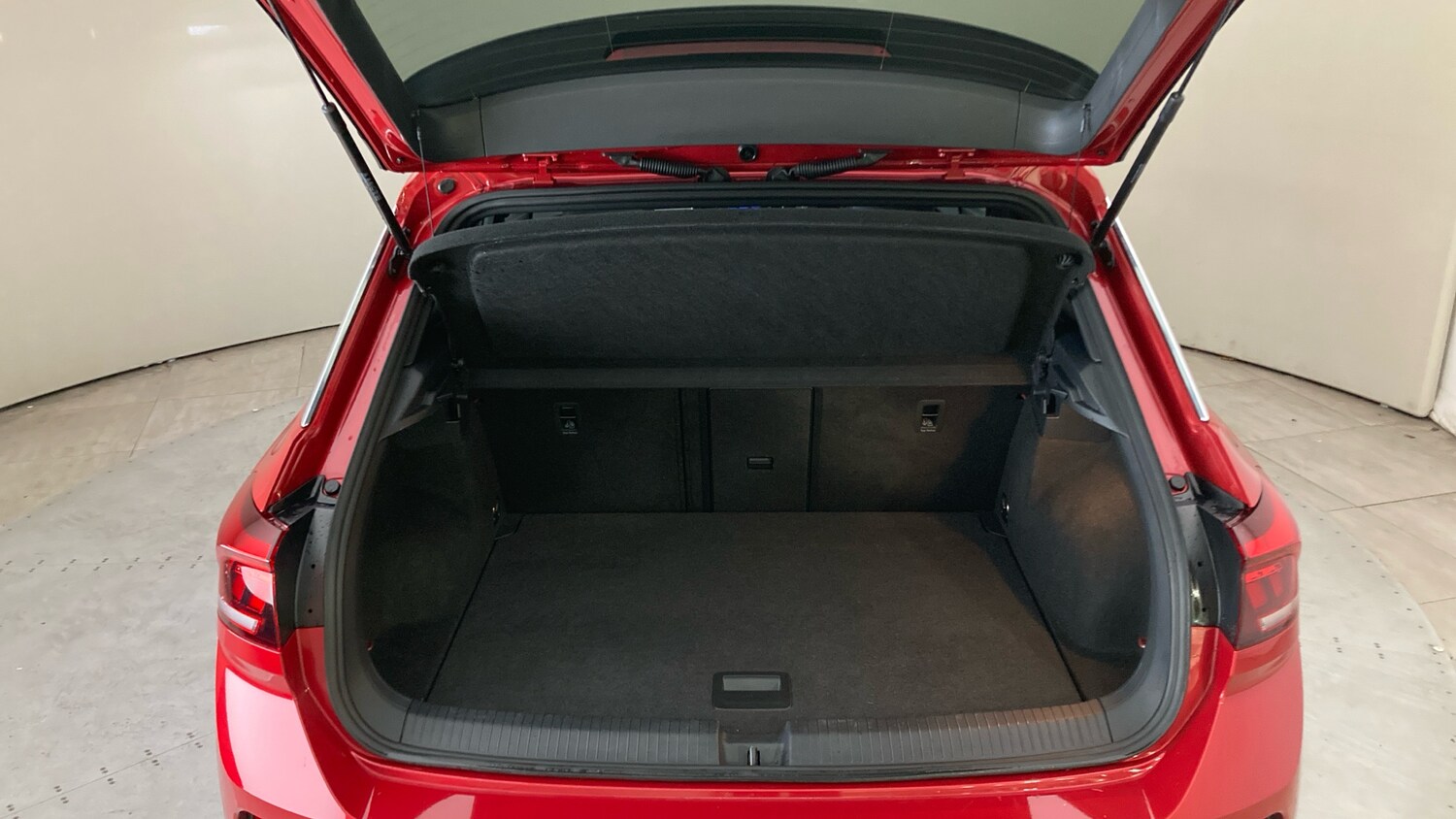 Used Volkswagen T-Roc 2023 for sale - 76127948: Photo 20