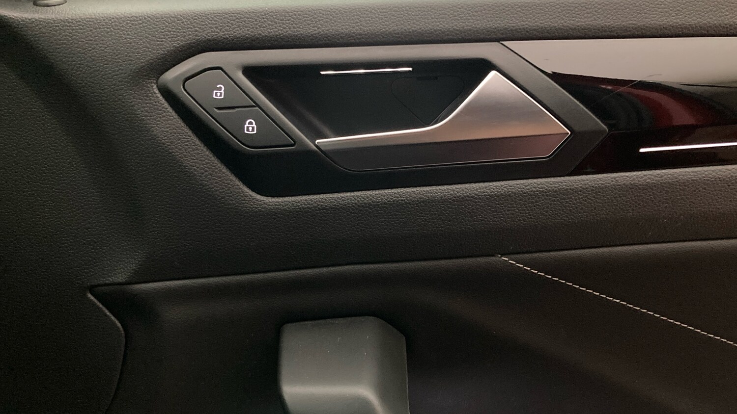 Used Volkswagen T-Roc 2023 for sale - 76127948: Photo 33