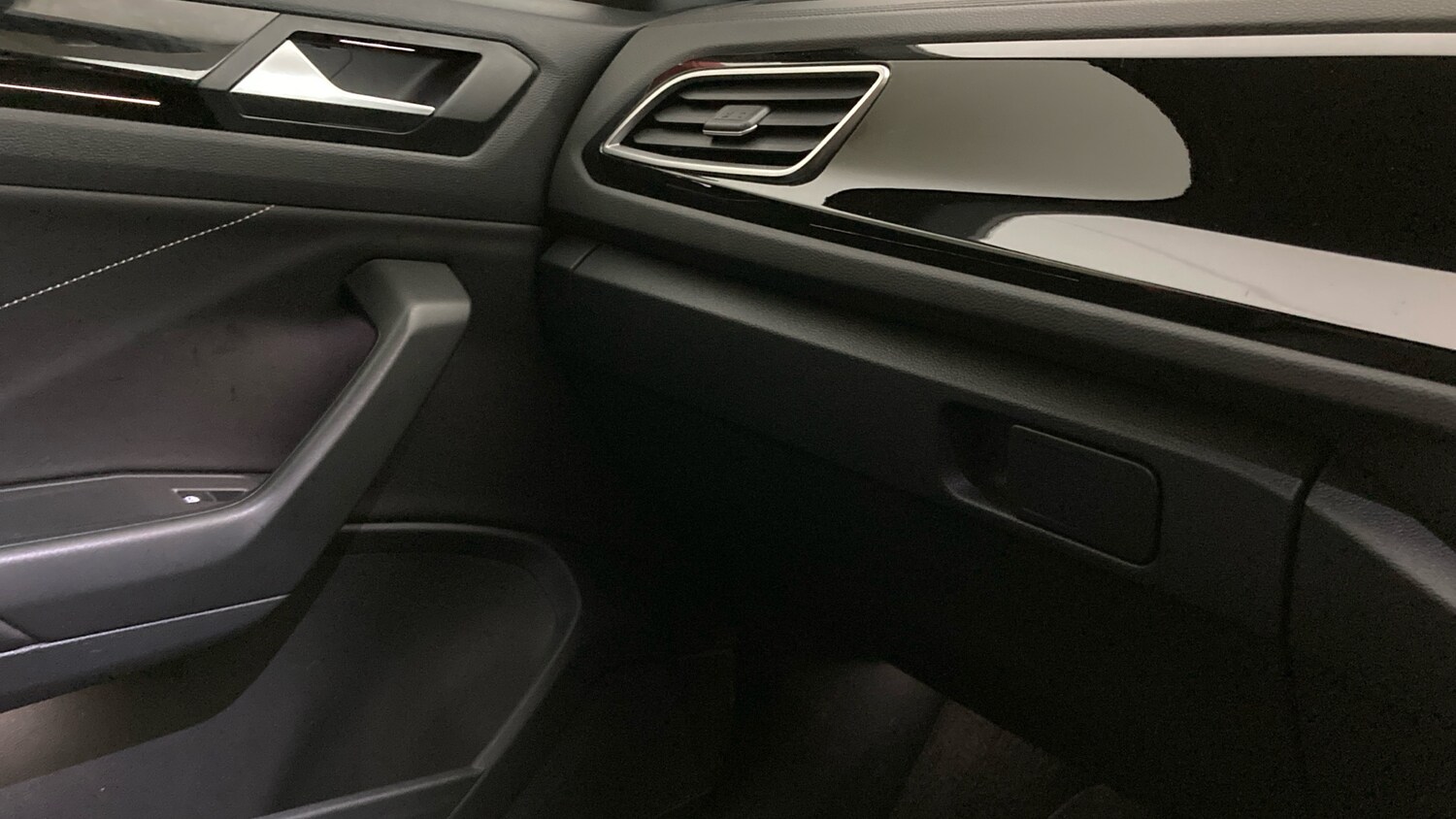 Used Volkswagen T-Roc 2023 for sale - 76127948: Photo 35