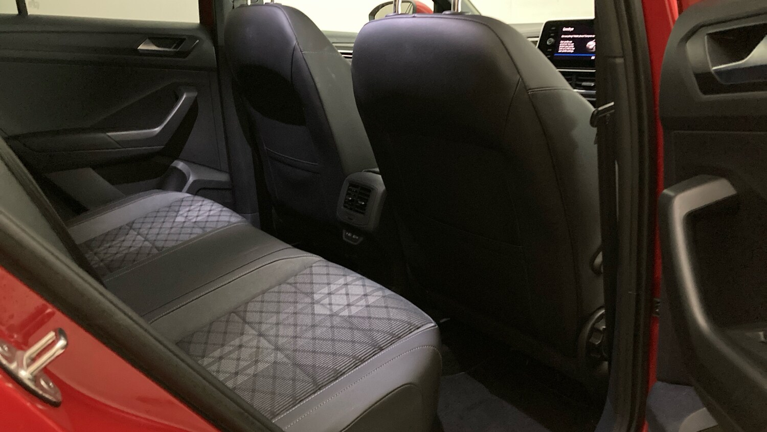 Used Volkswagen T-Roc 2023 for sale - 76127948: Photo 37