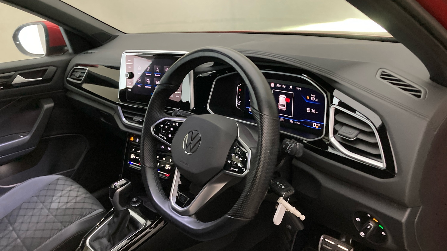 Used Volkswagen T-Roc 2023 for sale - 76127948: Photo 6