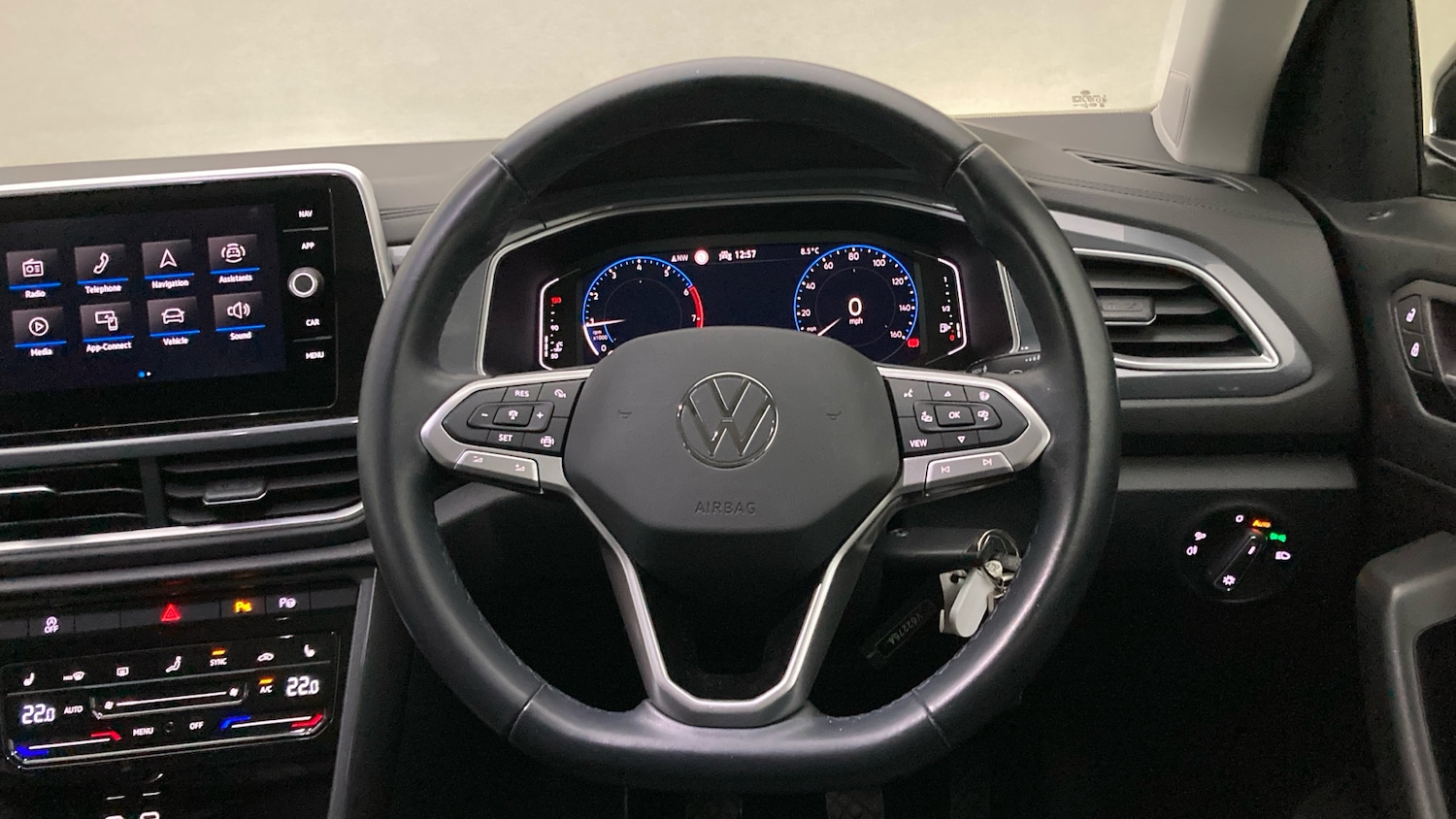 Used Volkswagen T-Roc 2023 for sale - 76779273: Photo 10