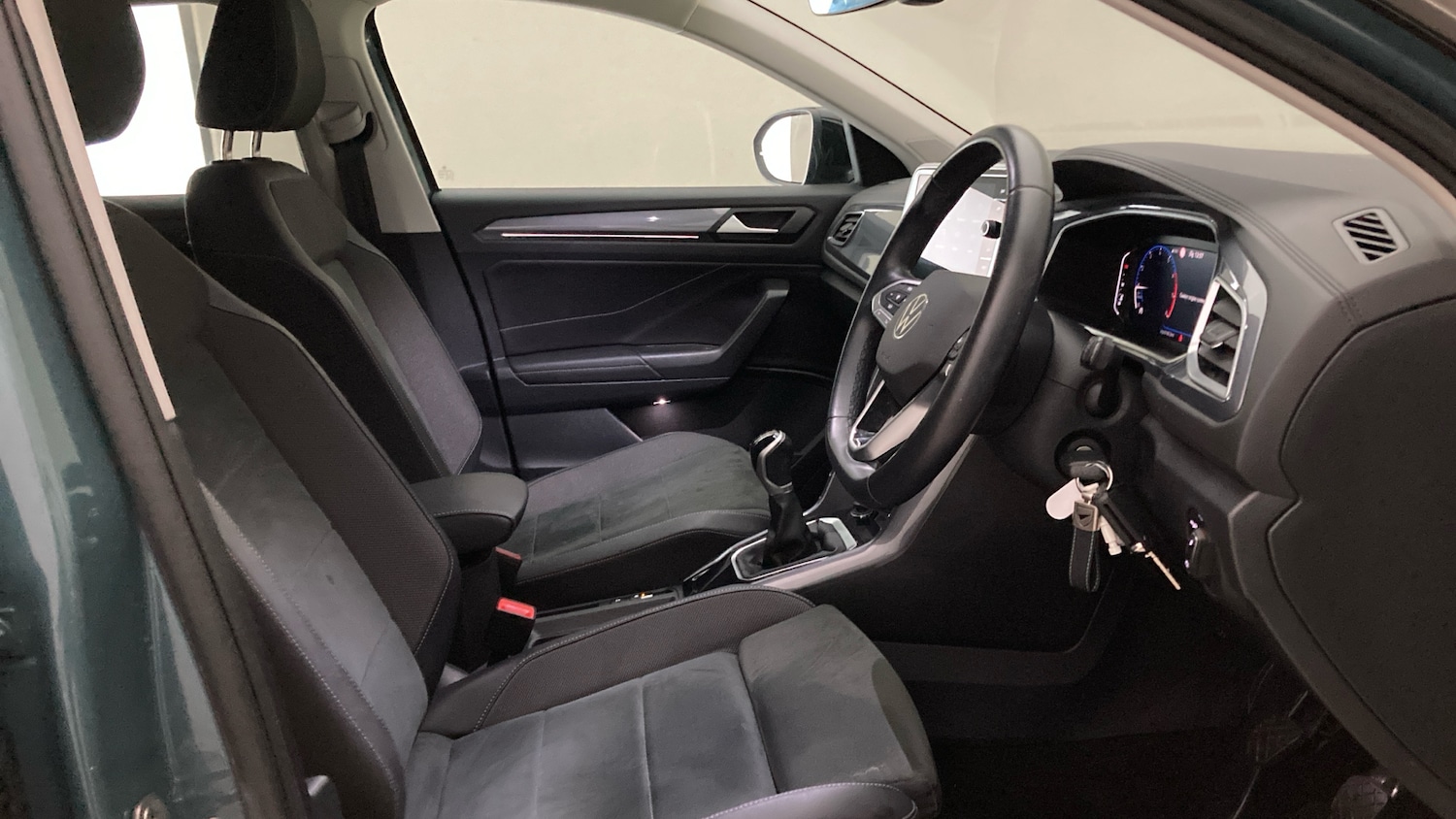 Used Volkswagen T-Roc 2023 for sale - 76779273: Photo 15