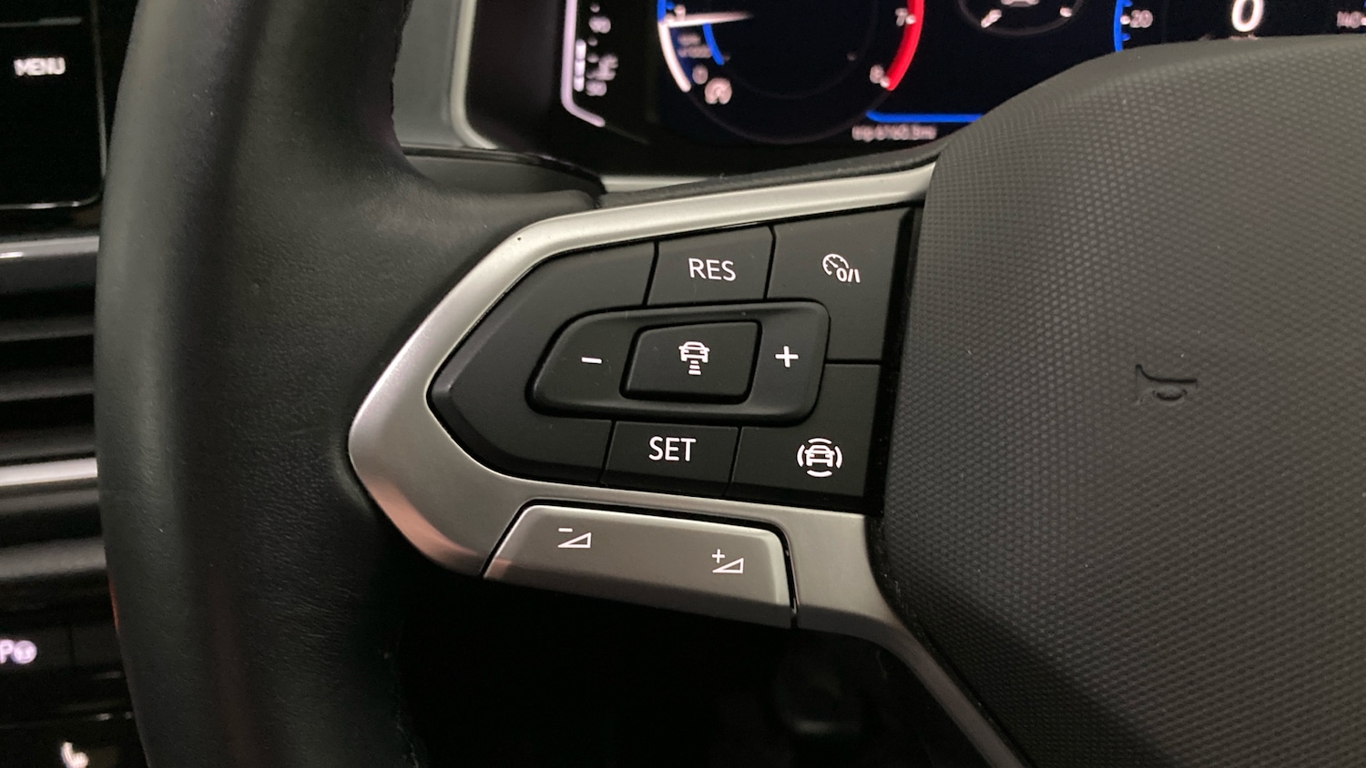 Used Volkswagen T-Roc 2023 for sale - 76779273: Photo 17