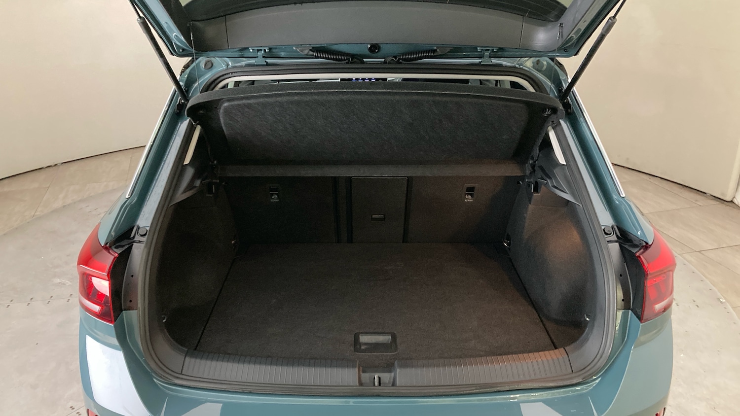 Used Volkswagen T-Roc 2023 for sale - 76779273: Photo 20