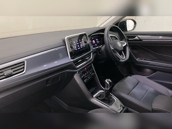 Used Volkswagen T-Roc 2023 for sale - 76779273: Photo