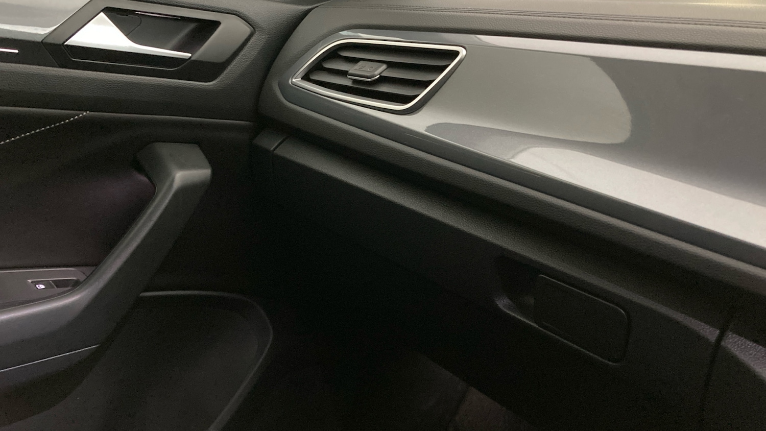 Used Volkswagen T-Roc 2023 for sale - 76779273: Photo 35