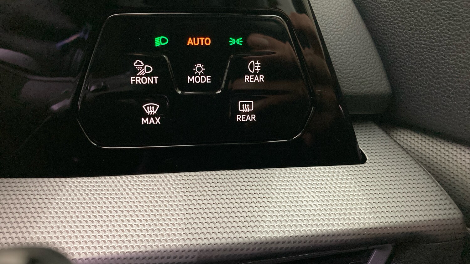 Used Volkswagen Golf 2025 for sale - 77715265: Photo 32