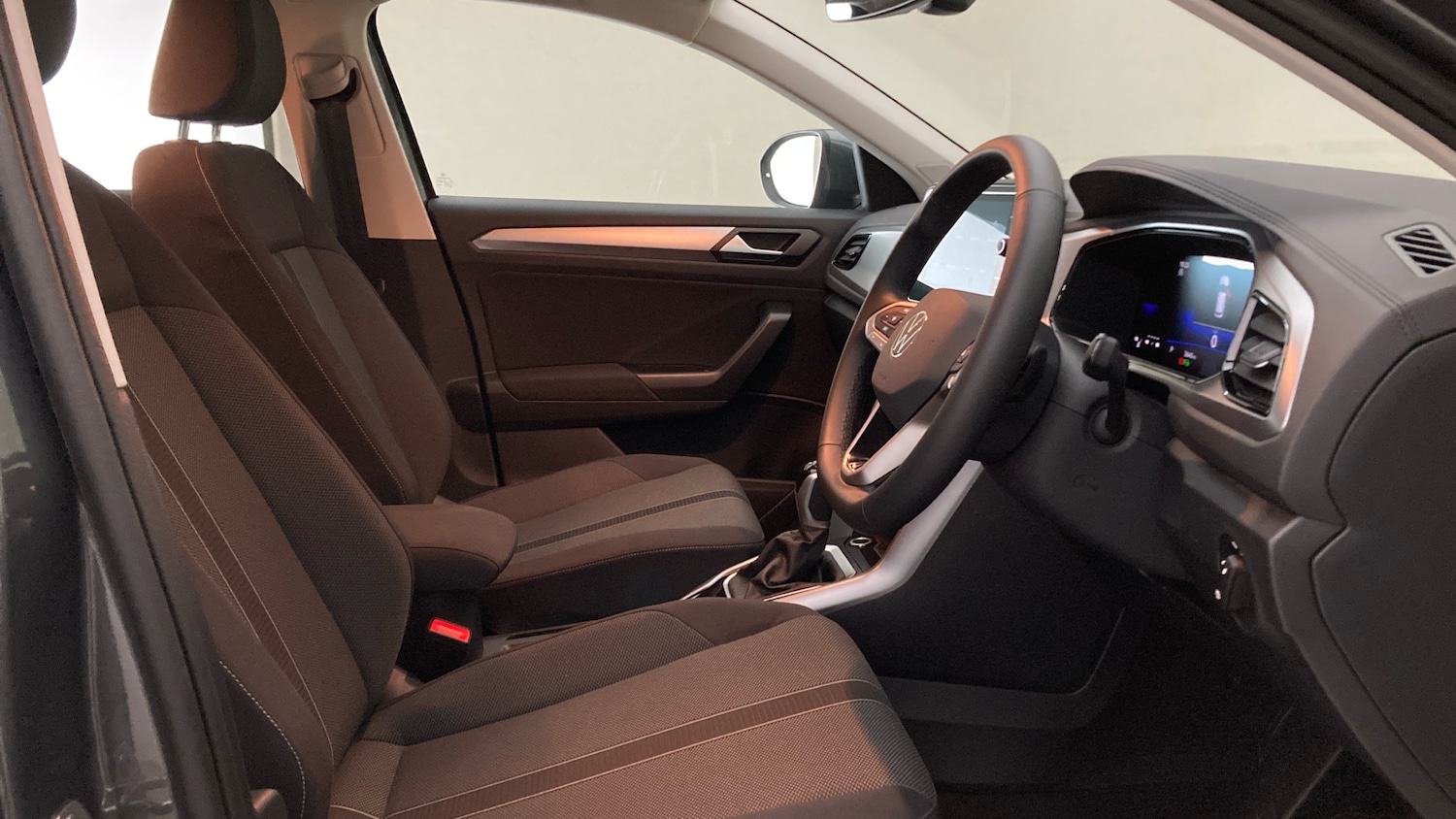 Used Volkswagen T-Roc 2025 for sale - 76181334: Photo 15