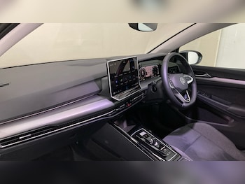 Used Volkswagen Golf 2025 for sale - 76683959: Photo