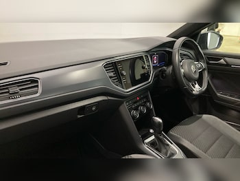 Used Volkswagen T-Roc 2021 for sale - 79617328: Photo