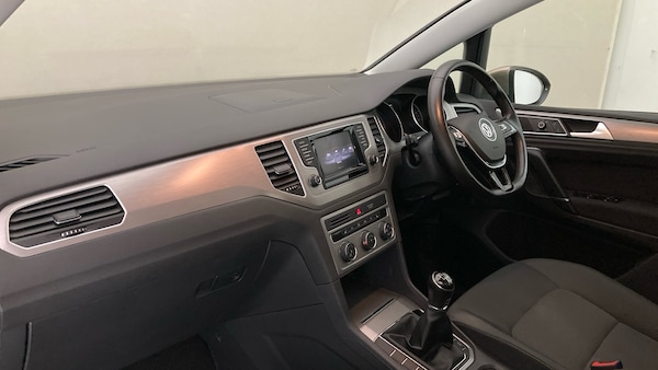 Used Volkswagen Golf SV 2015 for sale - 75651860: Photo 2