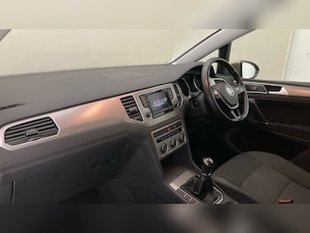 Used Volkswagen Golf SV 2015 for sale - 75651860: Photo