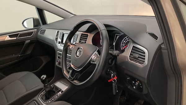 Used Volkswagen Golf SV 2015 for sale - 75651860: Photo 6