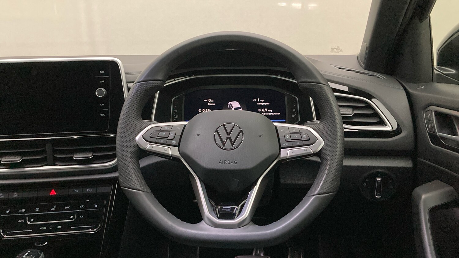 Used Volkswagen T-Roc 2025 for sale - 78149840: Photo 10