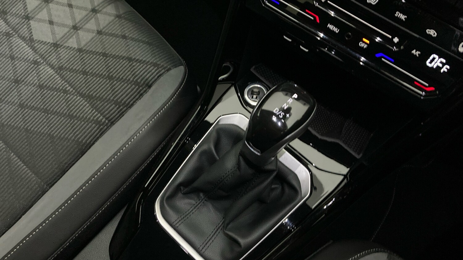 Used Volkswagen T-Roc 2025 for sale - 78149840: Photo 14