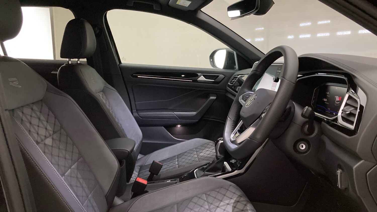 Used Volkswagen T-Roc 2025 for sale - 78149840: Photo 15