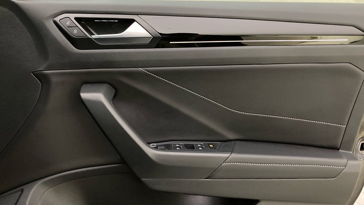 Used Volkswagen T-Roc 2025 for sale - 78149840: Photo 19