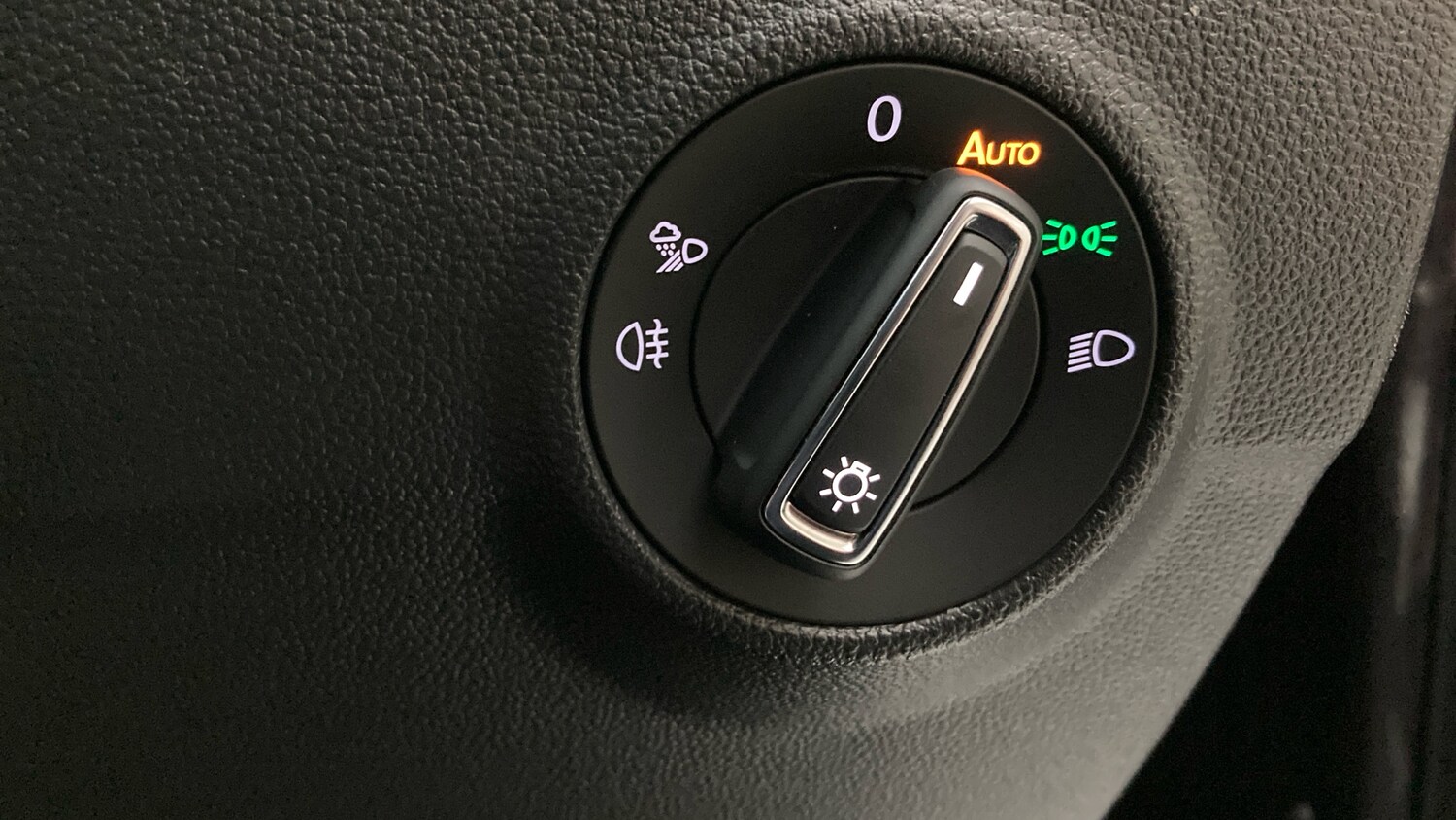 Used Volkswagen T-Roc 2025 for sale - 78149840: Photo 29