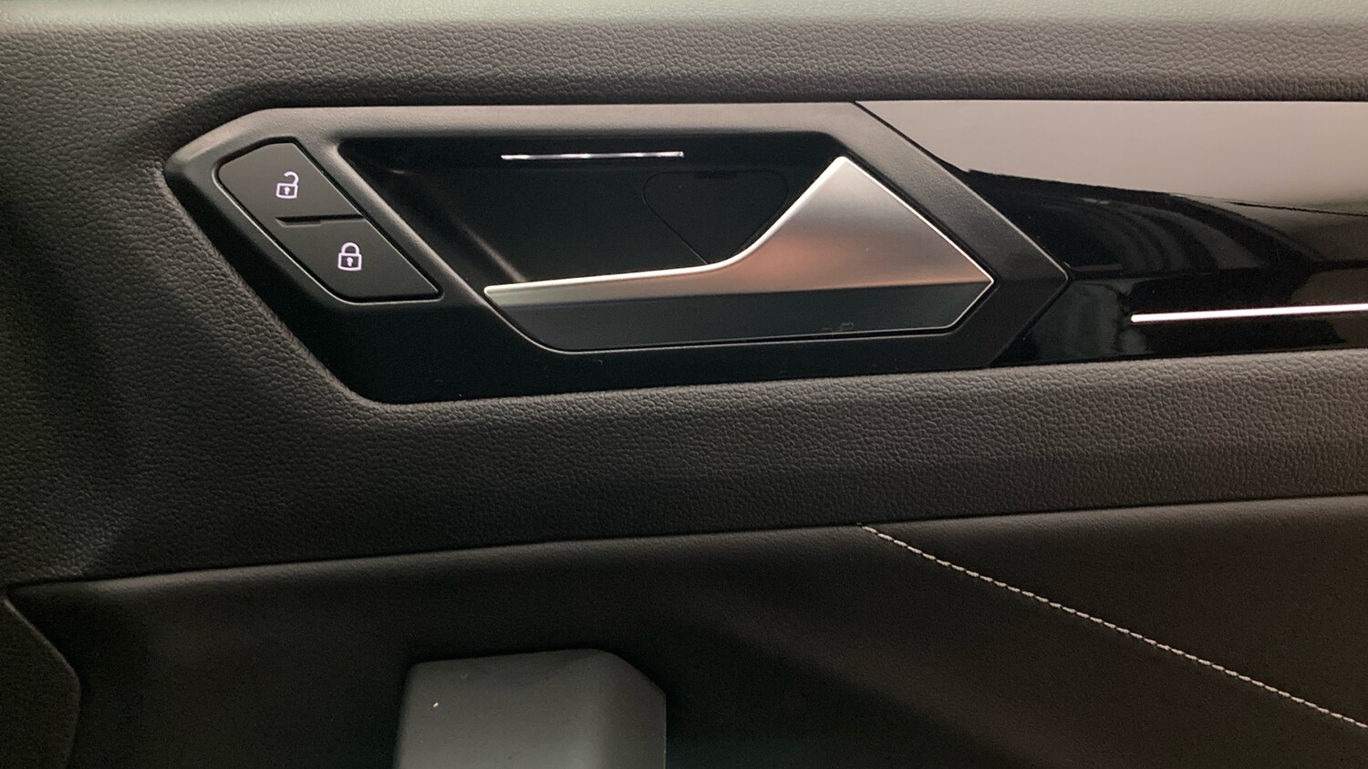 Used Volkswagen T-Roc 2025 for sale - 78149840: Photo 30