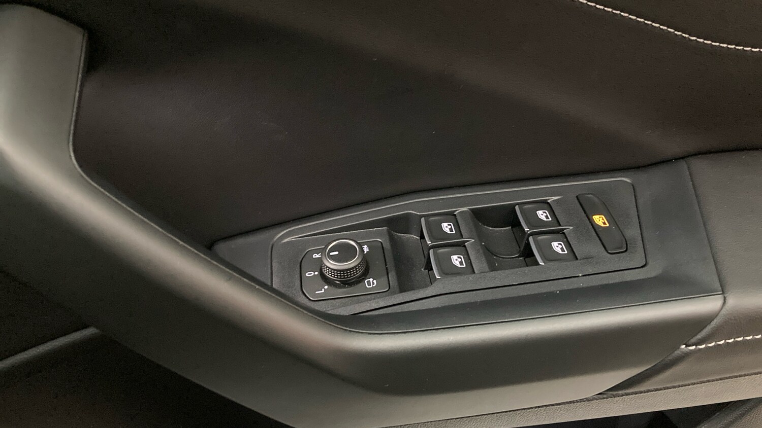 Used Volkswagen T-Roc 2025 for sale - 78149840: Photo 31