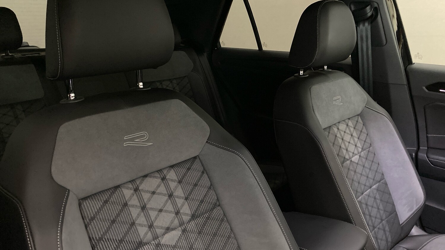 Used Volkswagen T-Roc 2025 for sale - 78149840: Photo 33