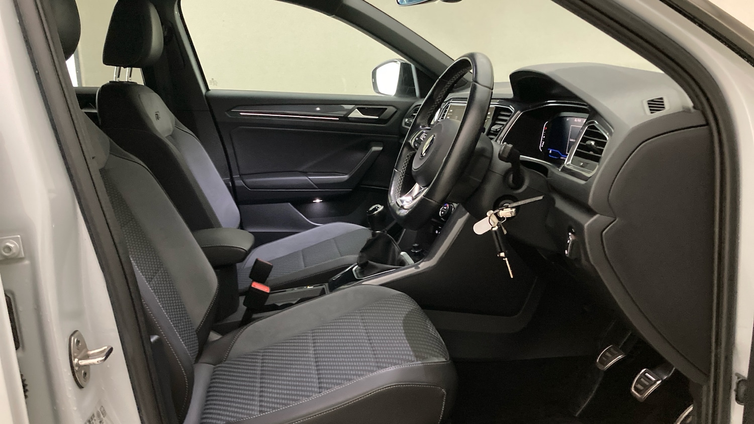 Used Volkswagen T-Roc 2021 for sale - 76637563: Photo 15