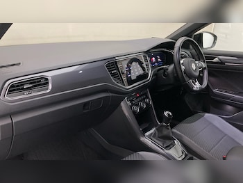 Used Volkswagen T-Roc 2021 for sale - 76859043: Photo