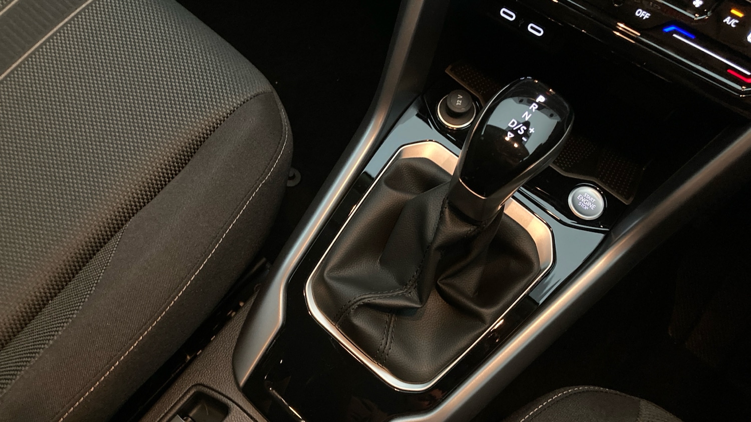 Used Volkswagen T-Roc 2025 for sale - 76602175: Photo 14