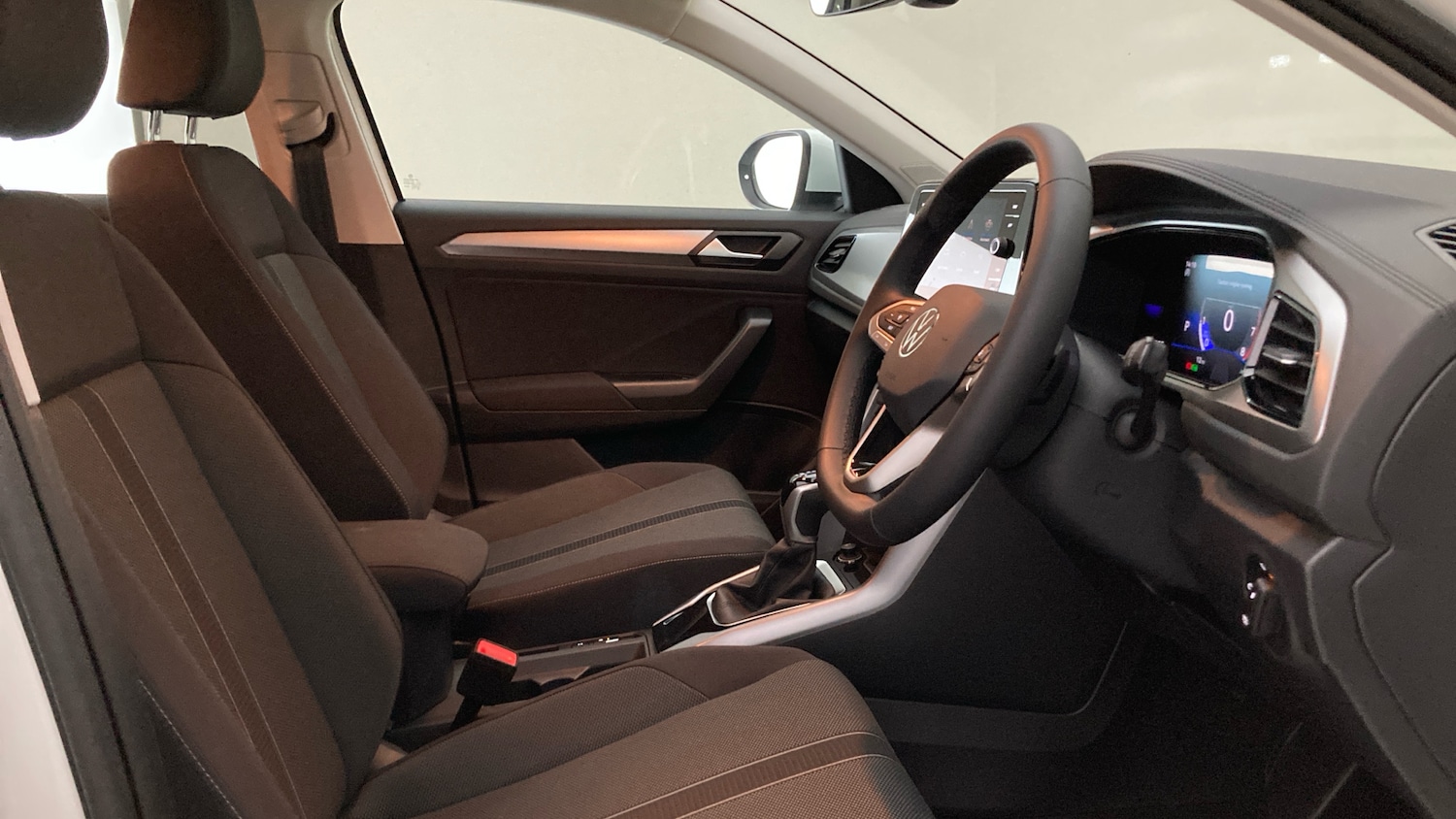 Used Volkswagen T-Roc 2025 for sale - 76602175: Photo 15