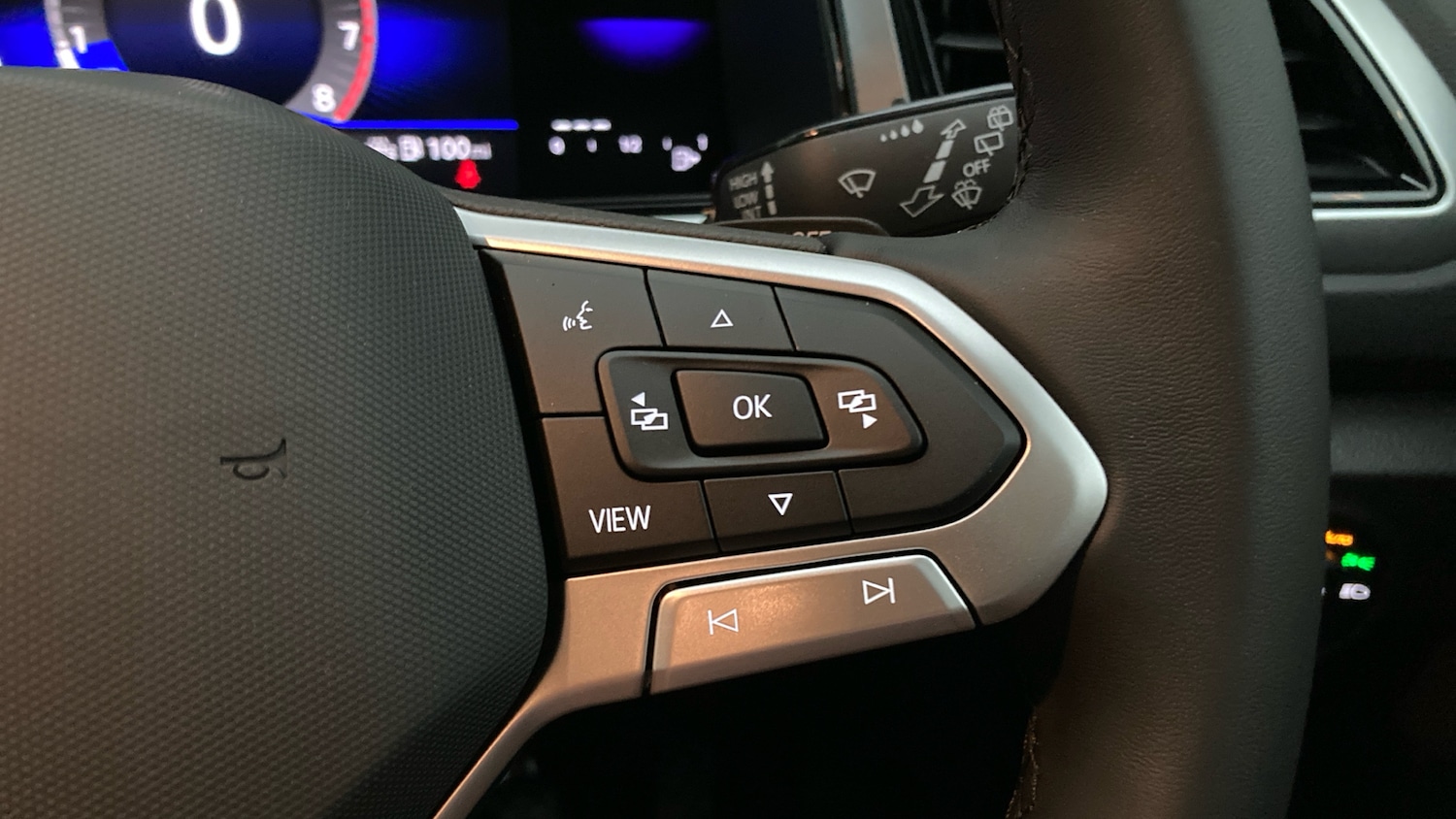 Used Volkswagen T-Roc 2025 for sale - 76602175: Photo 18