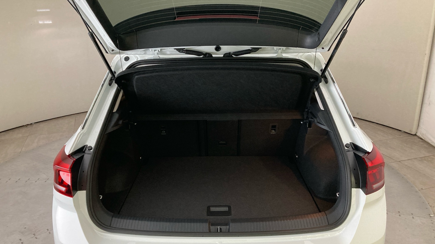 Used Volkswagen T-Roc 2025 for sale - 76602175: Photo 20