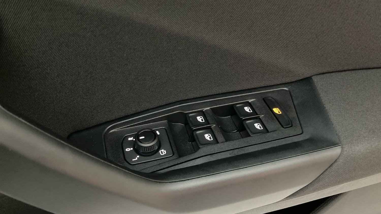 Used Volkswagen T-Roc 2025 for sale - 76602175: Photo 31