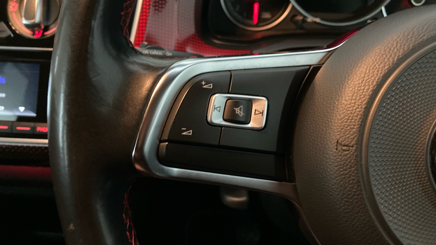 Used Volkswagen up! 2018 for sale - 78092572: Photo 17