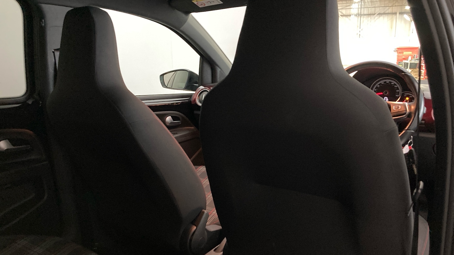 Used Volkswagen up! 2018 for sale - 78092572: Photo 26