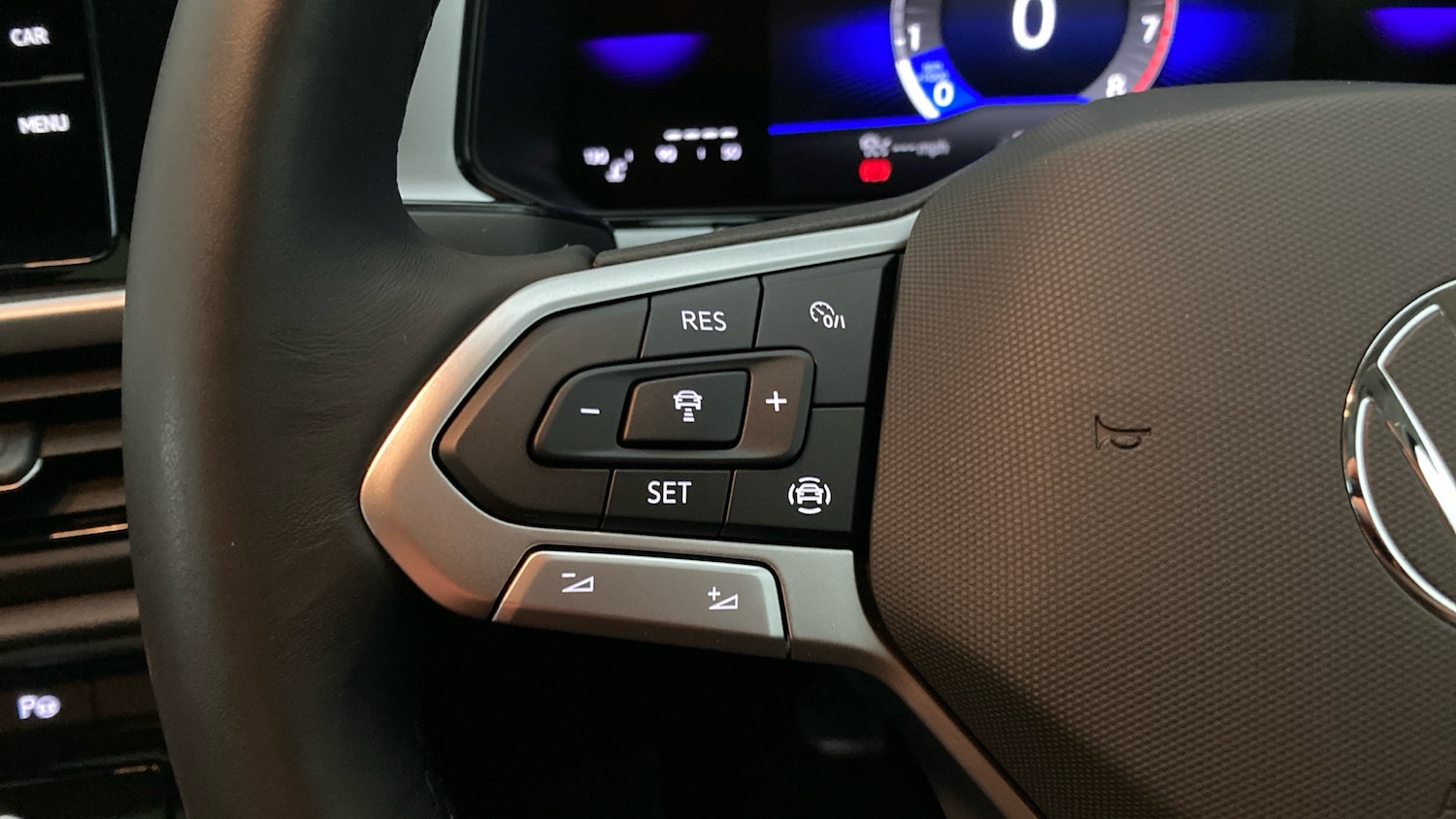 Used Volkswagen T-Roc 2025 for sale - 76921176: Photo 17