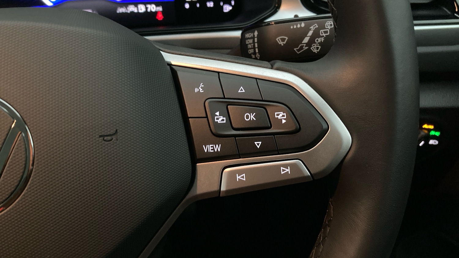 Used Volkswagen T-Roc 2025 for sale - 76921176: Photo 18