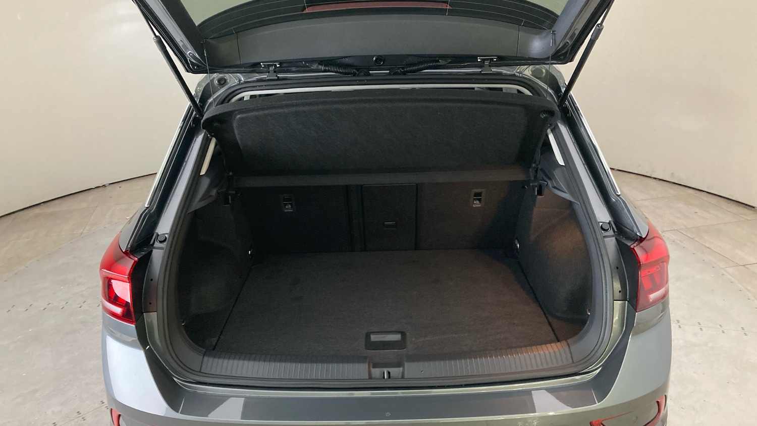 Used Volkswagen T-Roc 2025 for sale - 76921176: Photo 20