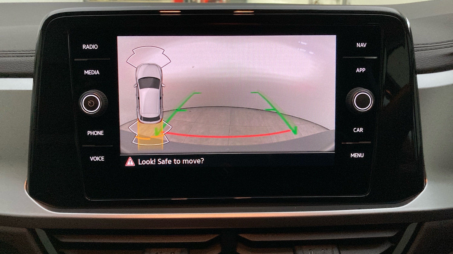 Used Volkswagen T-Roc 2025 for sale - 76921176: Photo 29