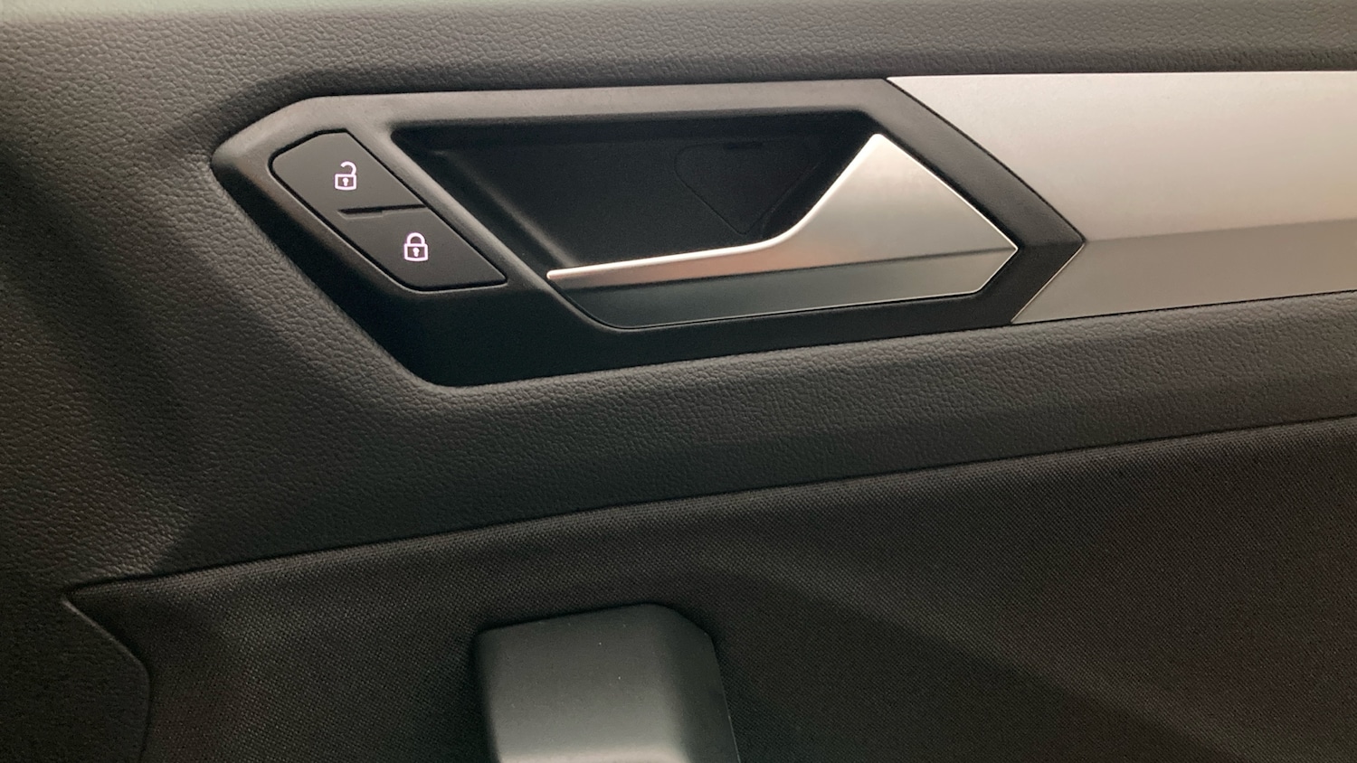 Used Volkswagen T-Roc 2025 for sale - 76921176: Photo 32