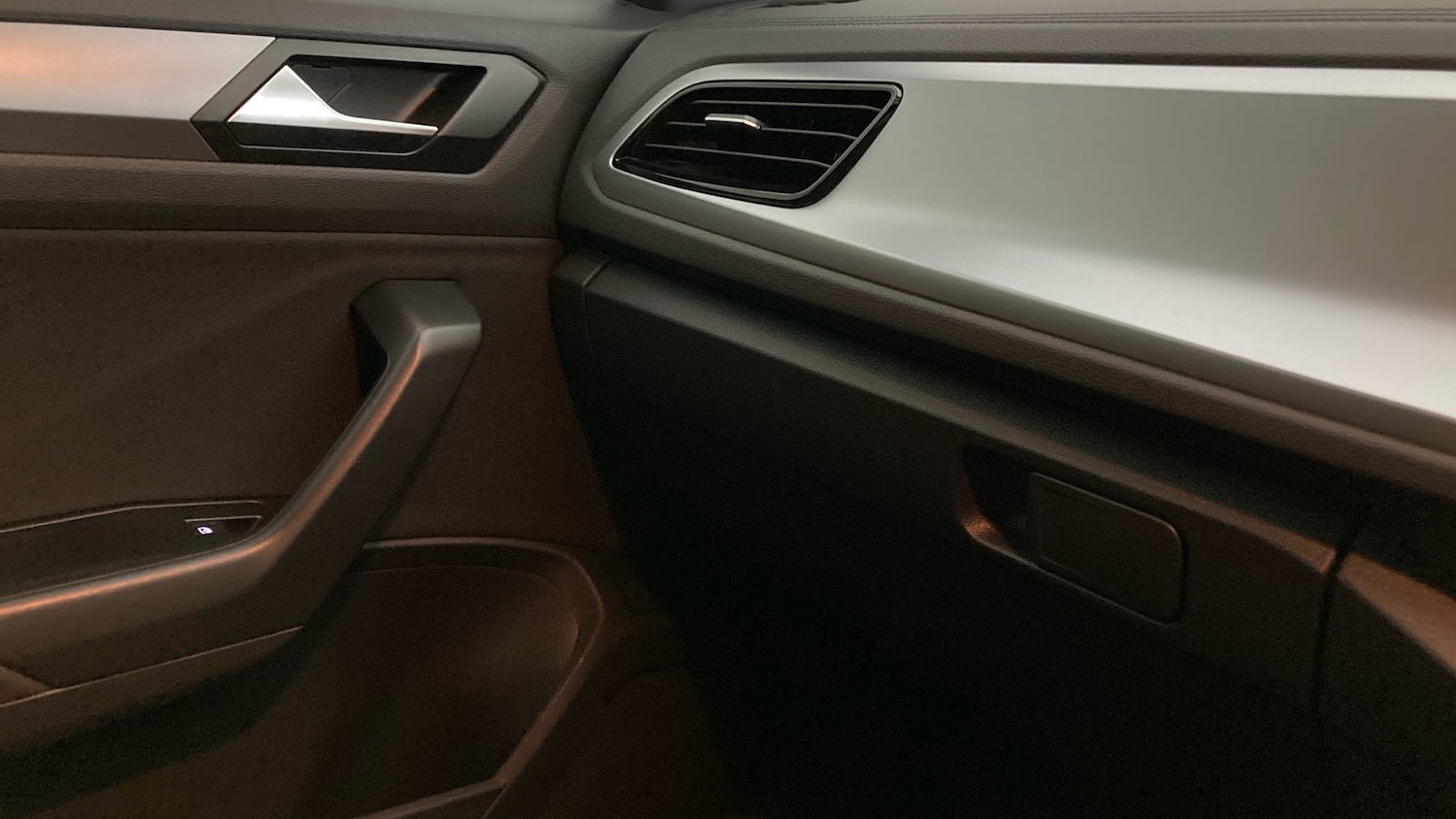 Used Volkswagen T-Roc 2025 for sale - 76921176: Photo 34