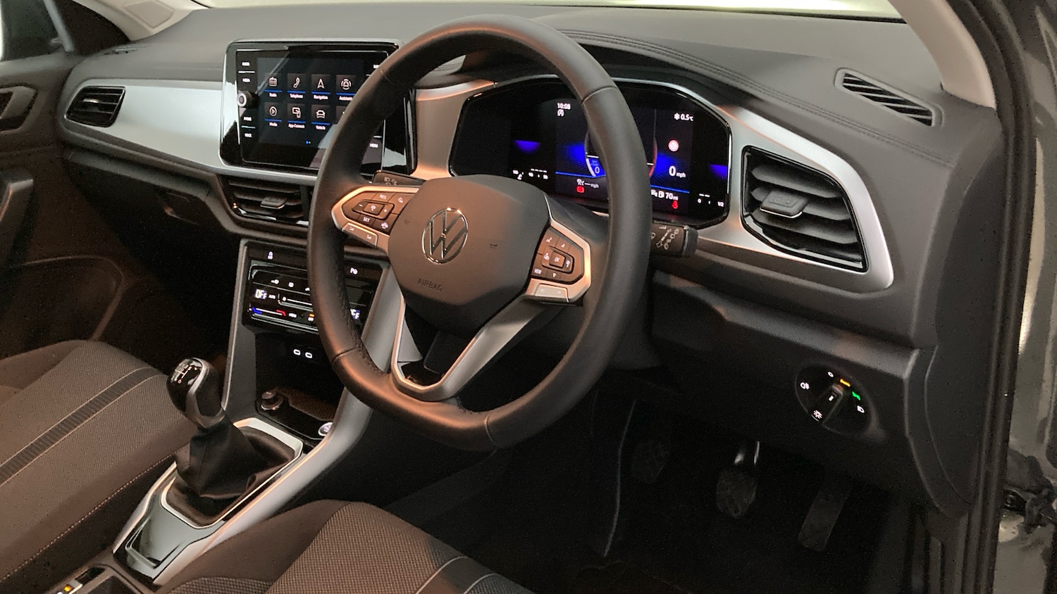 Used Volkswagen T-Roc 2025 for sale - 76921176: Photo 6