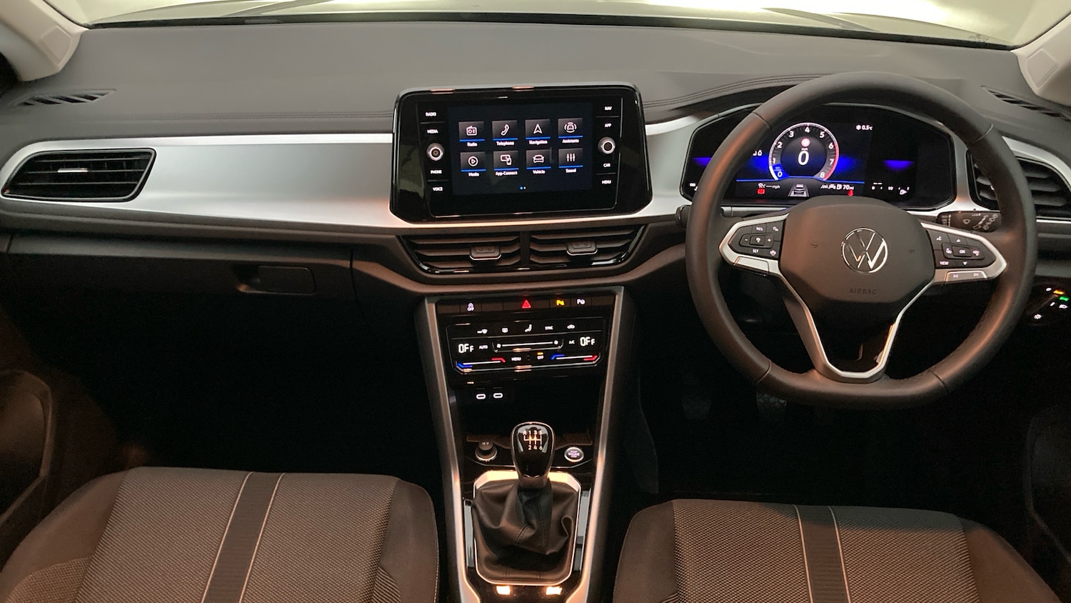 Used Volkswagen T-Roc 2025 for sale - 76921176: Photo 9