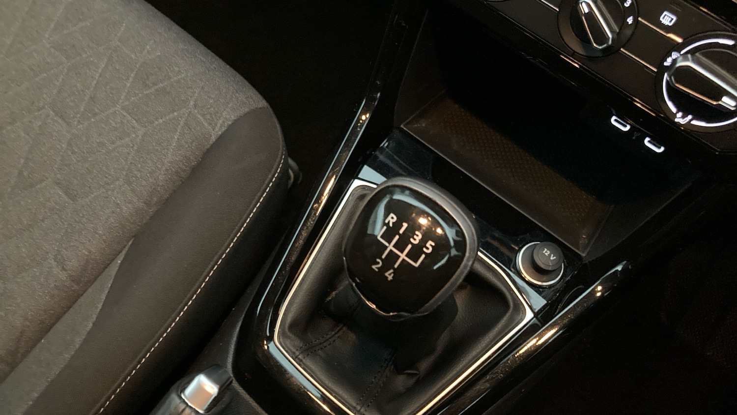 Used Volkswagen T-Cross 2024 for sale - 76882309: Photo 14