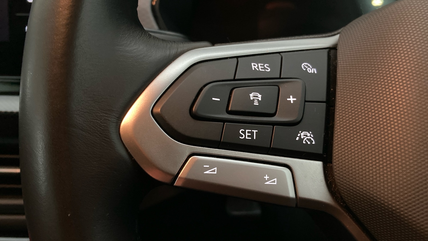 Used Volkswagen T-Cross 2024 for sale - 76882309: Photo 17