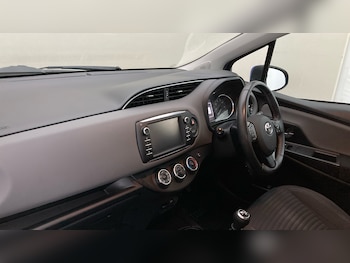 Used Toyota Yaris 2018 for sale - 78353177: Photo