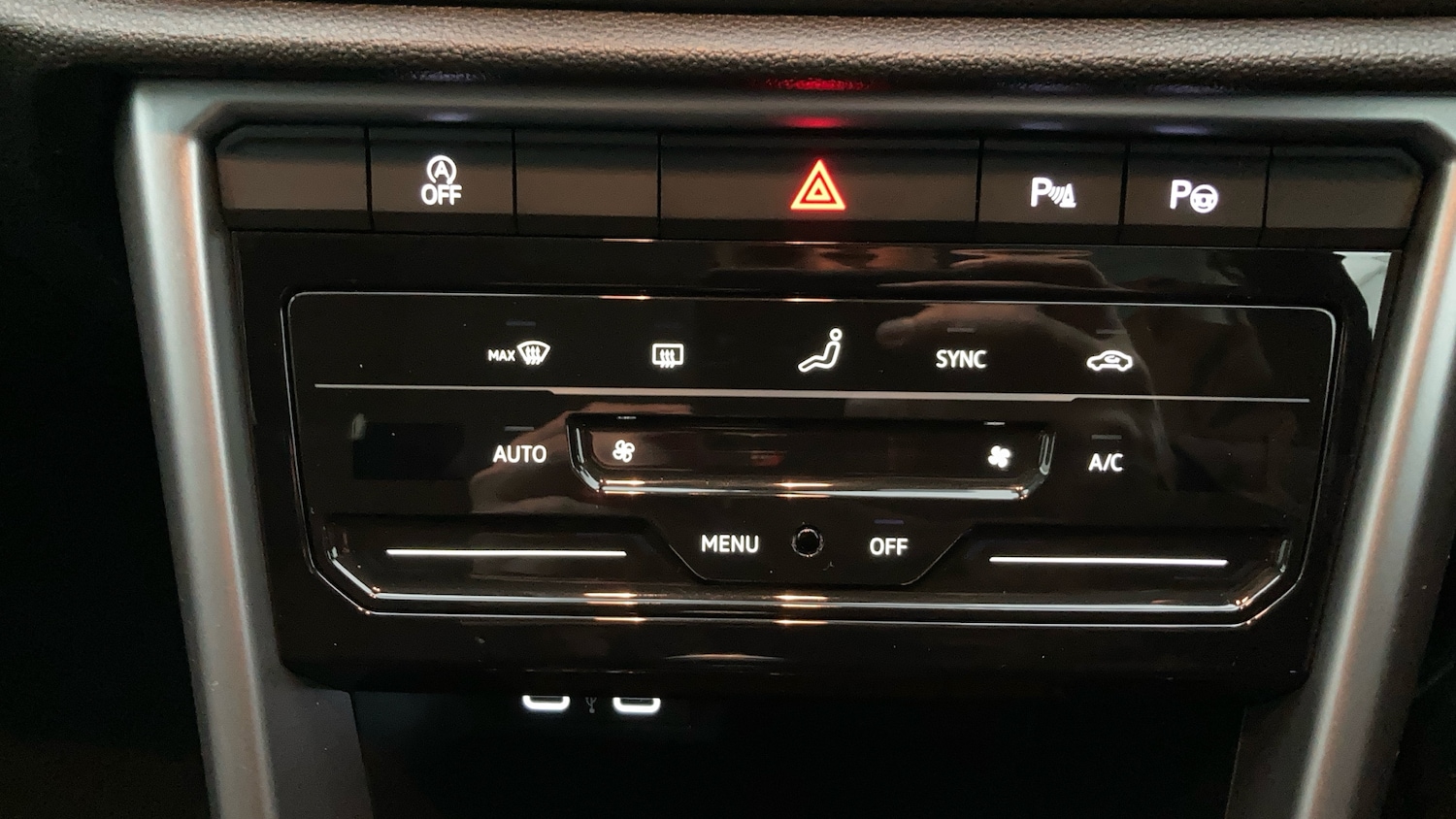 Used Volkswagen T-Roc 2023 for sale - 77652940: Photo 13