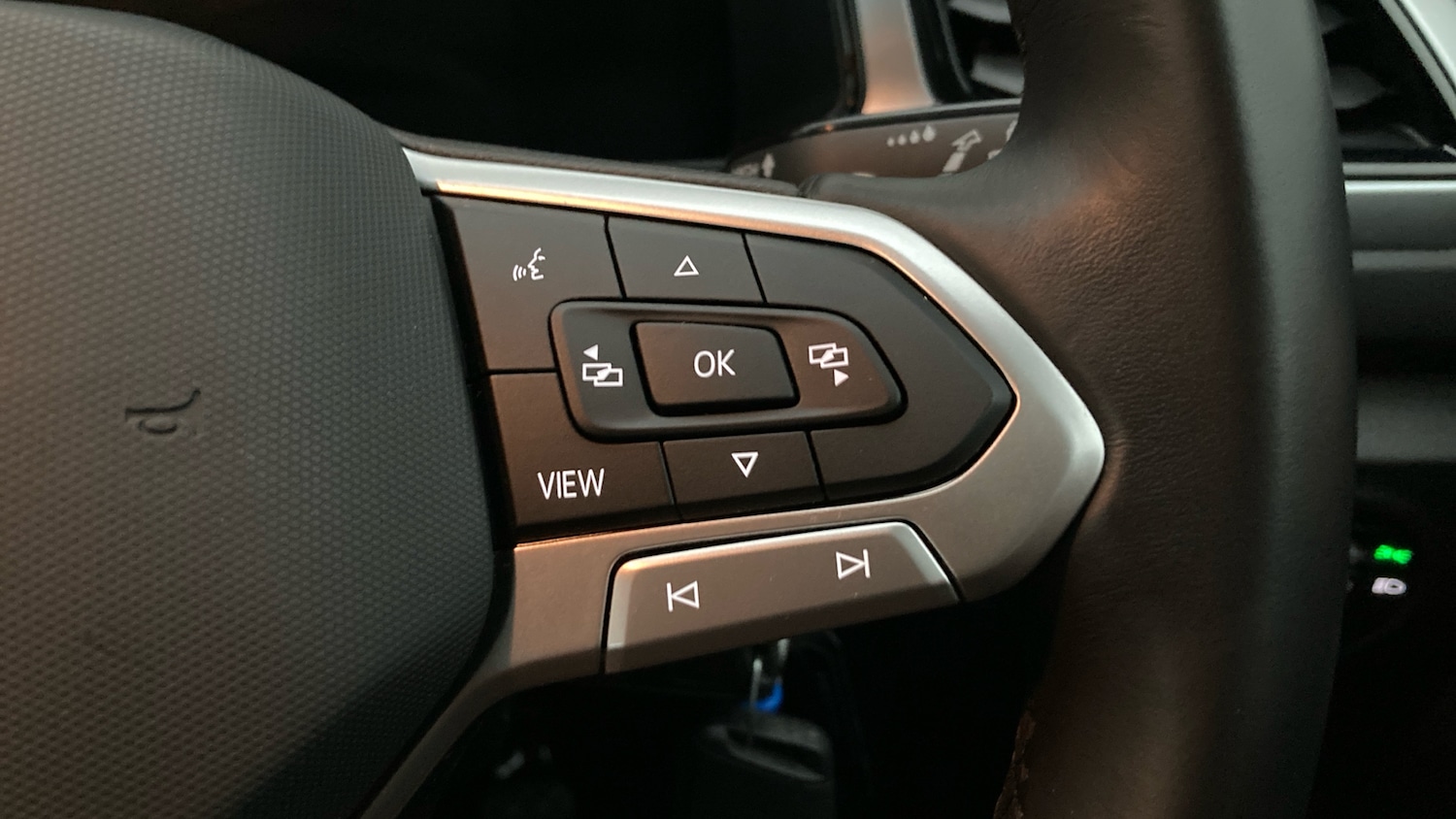 Used Volkswagen T-Roc 2023 for sale - 77652940: Photo 18